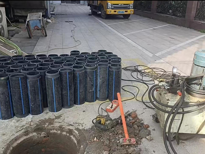 南安PE置换管厂家 DN315置换管 非开挖管短管置换